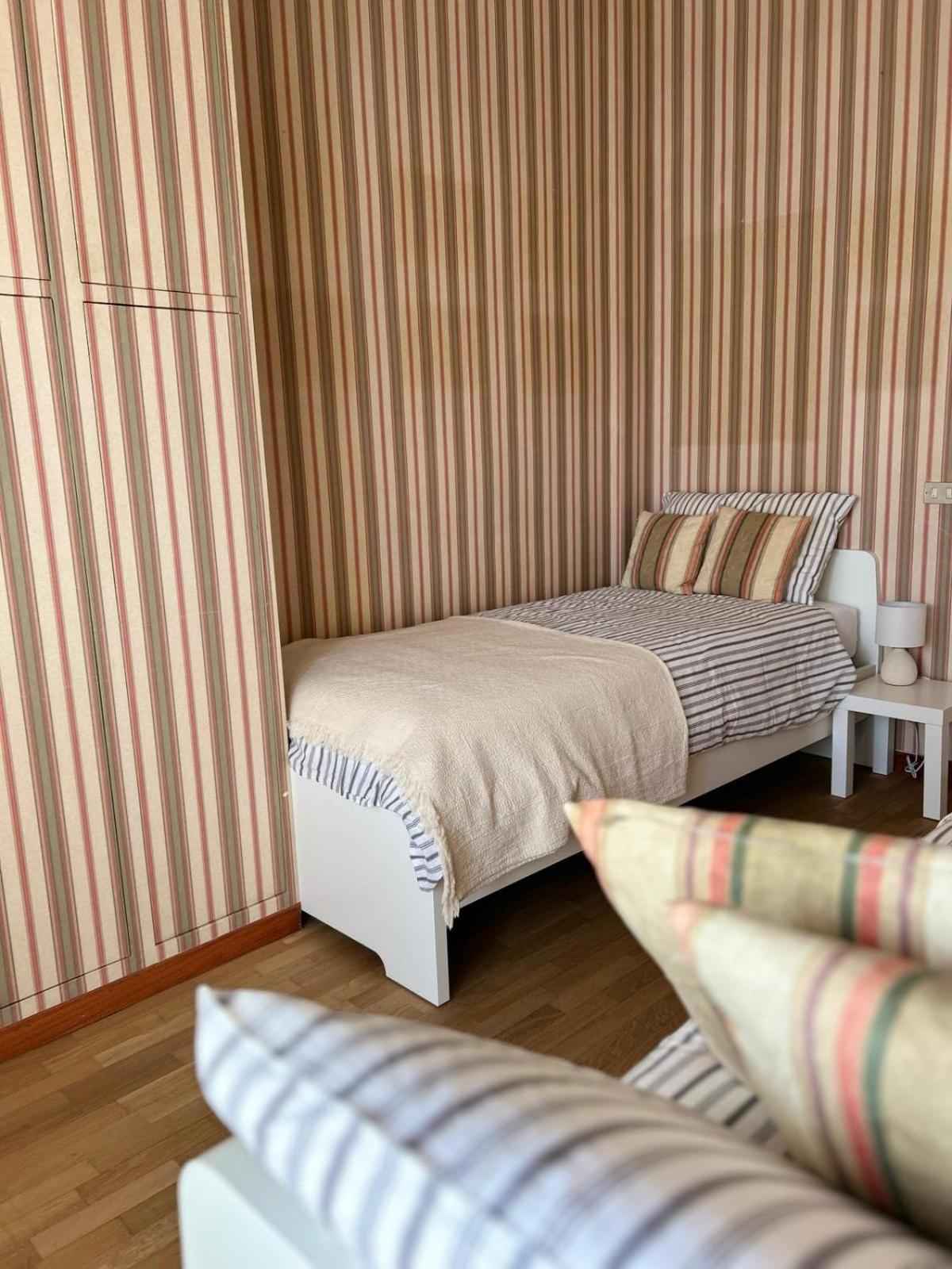 Front Beach Apartment - 3 Bedrooms Bari Eksteriør billede
