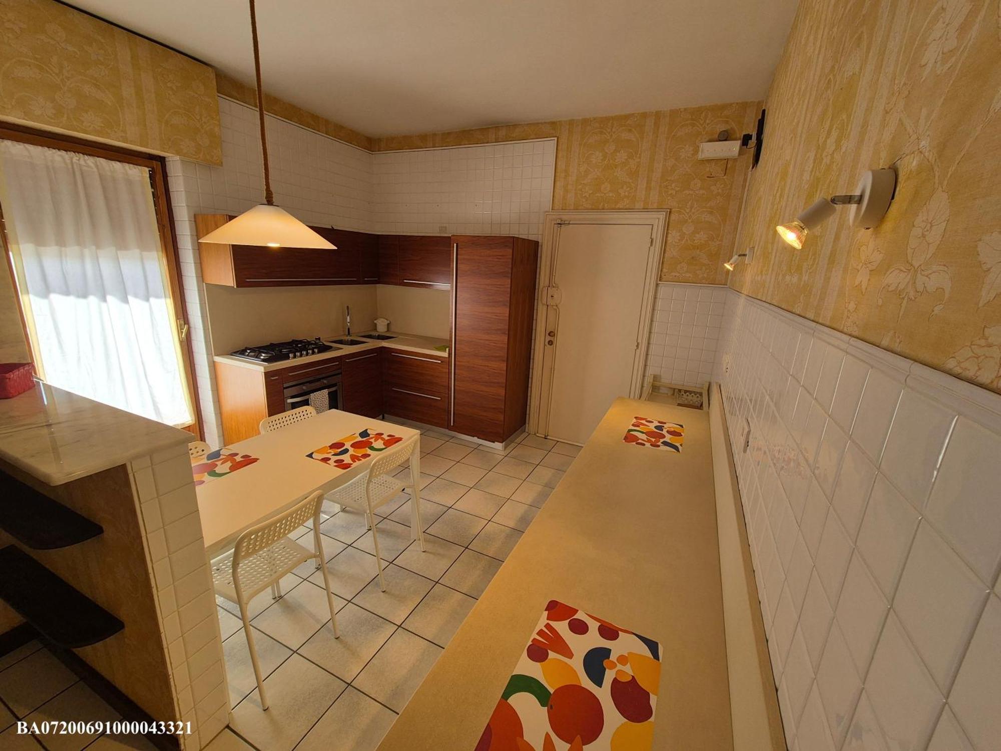 Front Beach Apartment - 3 Bedrooms Bari Eksteriør billede