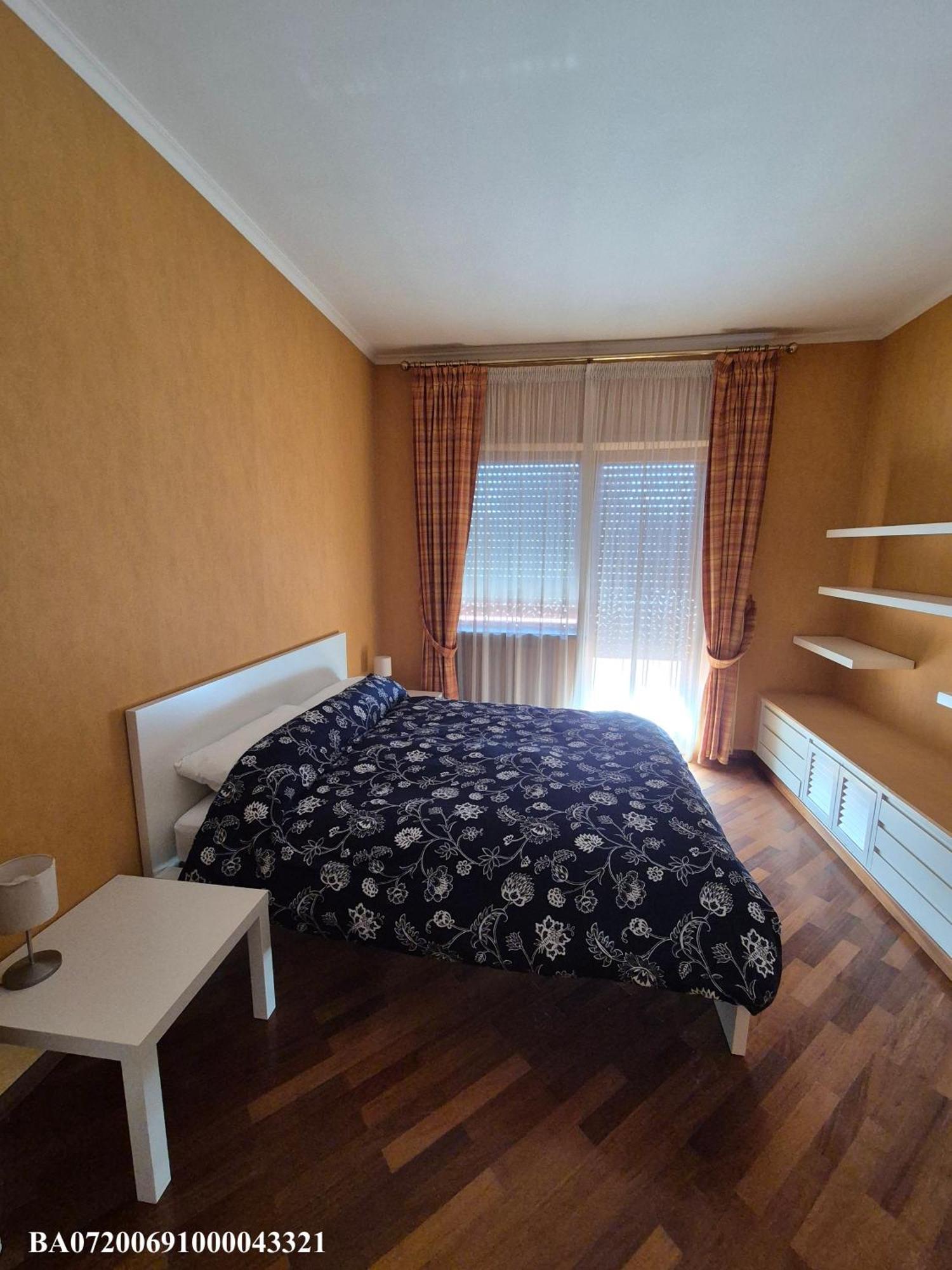 Front Beach Apartment - 3 Bedrooms Bari Eksteriør billede